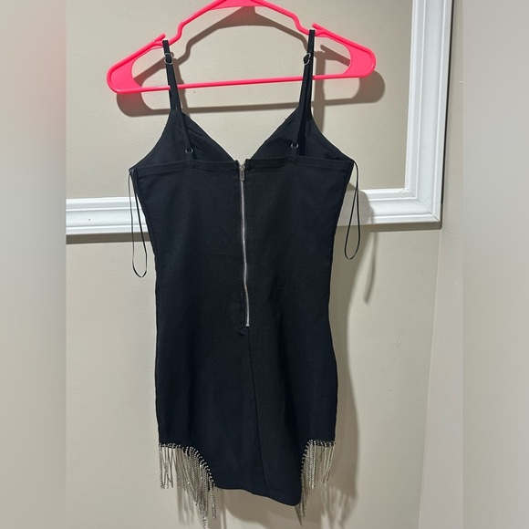 Black Mini Skintight dress‎ with fringe - Picture 2 of 6
